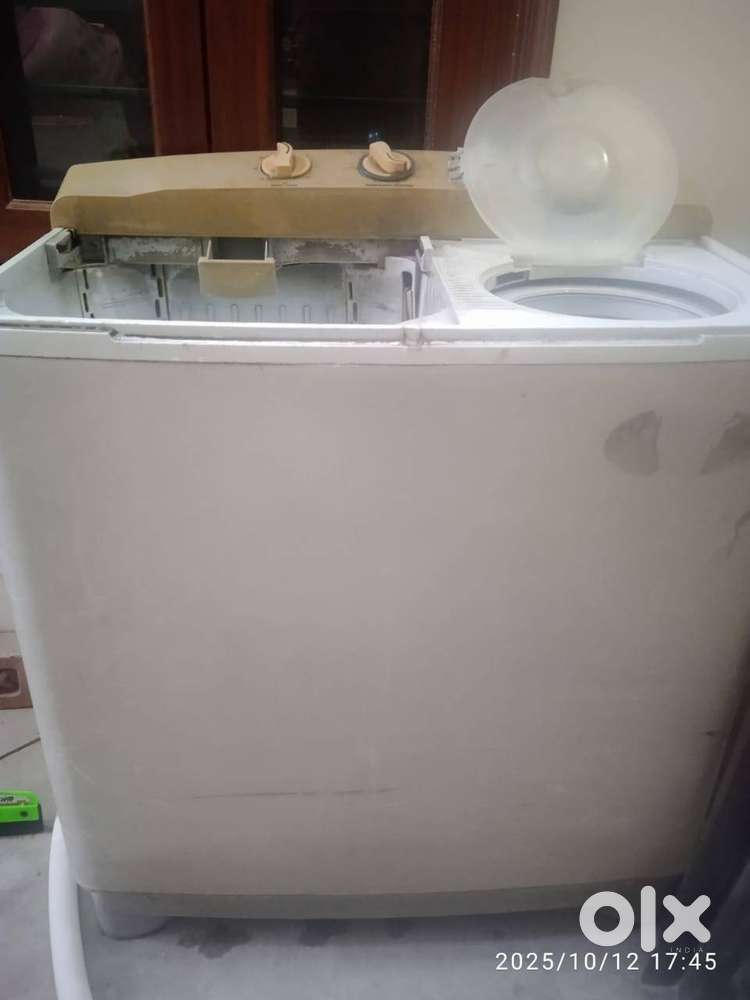 WASHING MACHINE