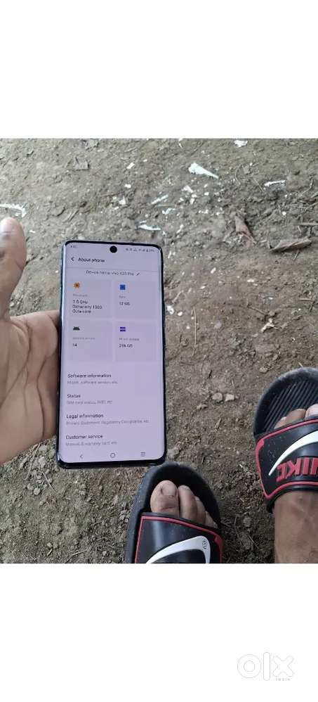 Vivo v25pro 5g 12 +8 256 touch thodi se crack hai jese lene ho msg kre