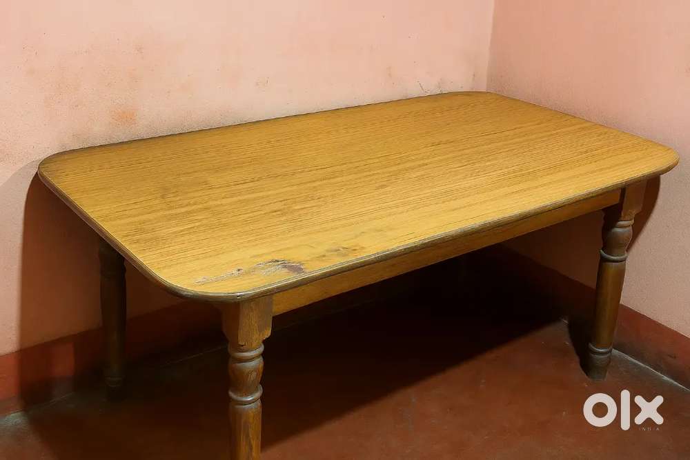 Classiy wooden table