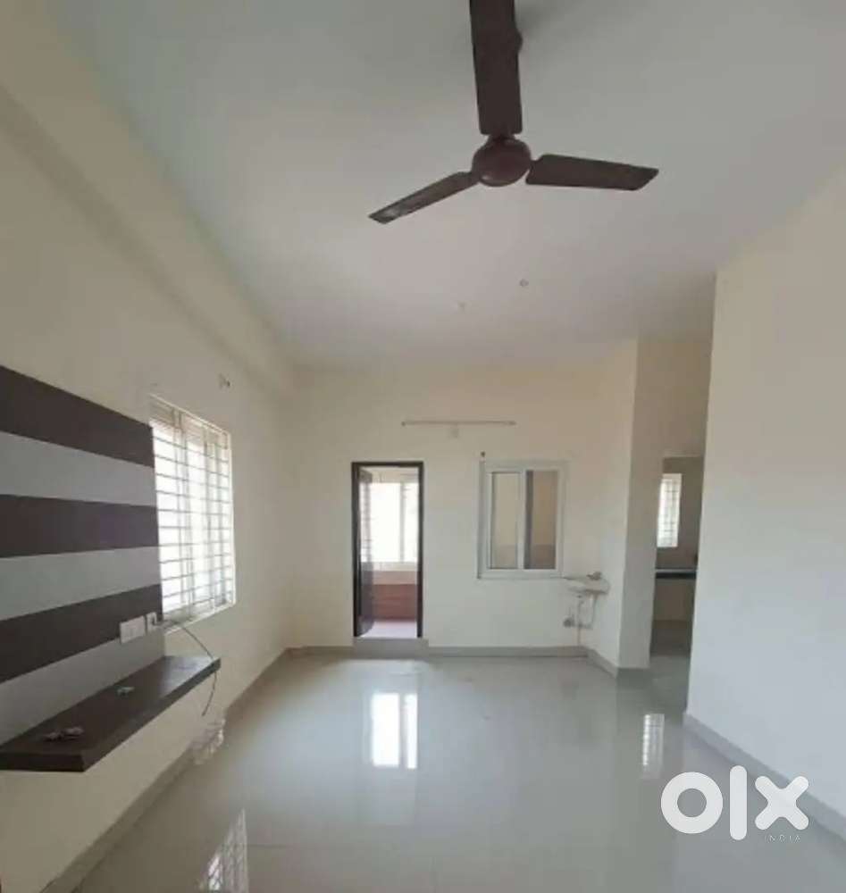 Need a girls flatmate and roommate urgently