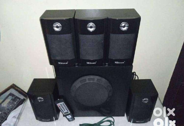 Mitsun 5.1 Home Theater Sub Woofer Amplifier Speakers. Mint Condition.
