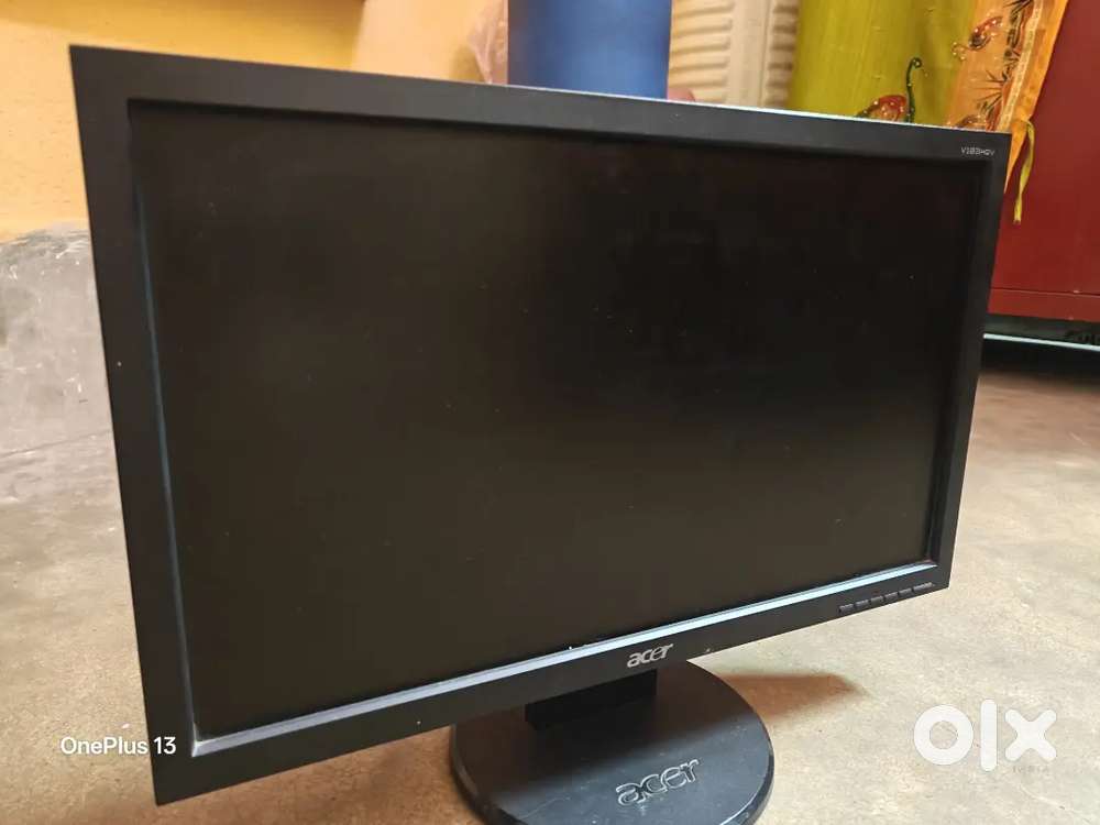 Acer 18inch monitor. Good eye protection