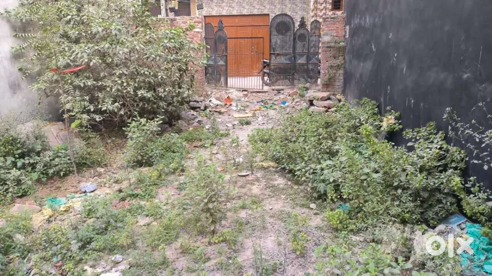 100 yards residential plot for sale in Delhi