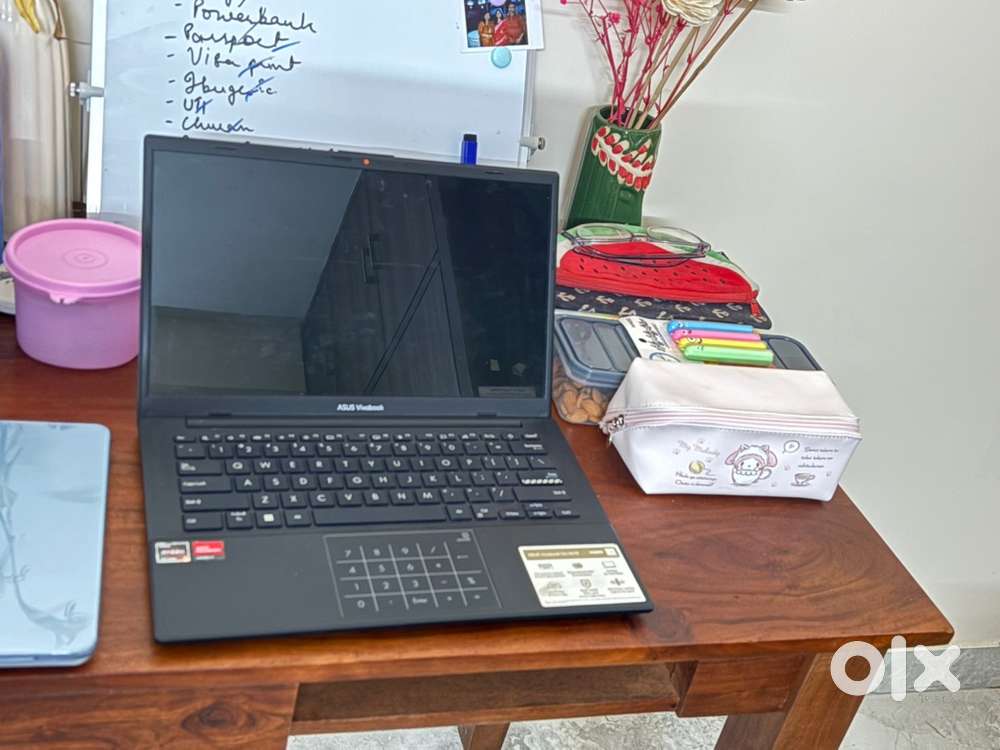 Asus Laptop E 1404FA; Model July’24; ryzen 5; touch calculator