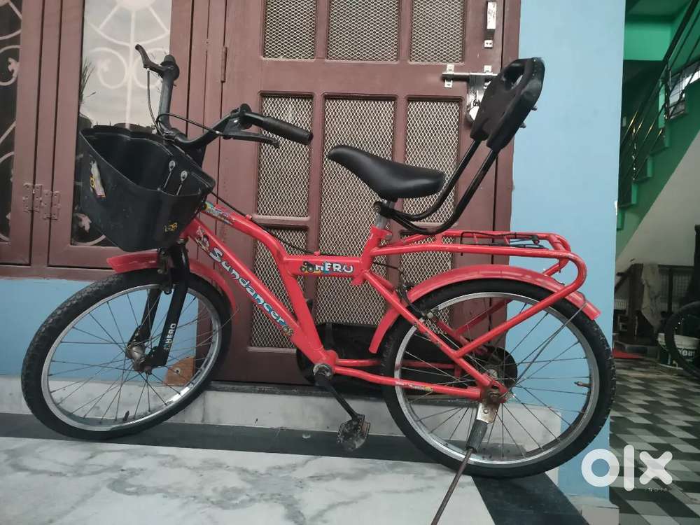 6 Months old branded Hero Sundancer cycle