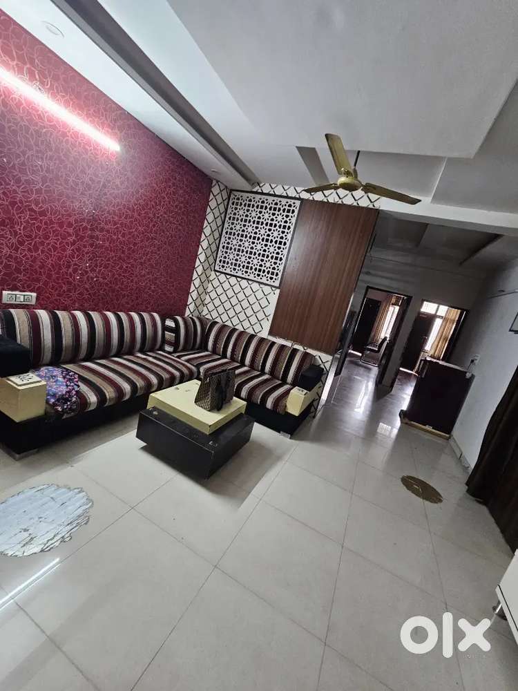 Need a girl flatmate 1 room available in 3bhk flat