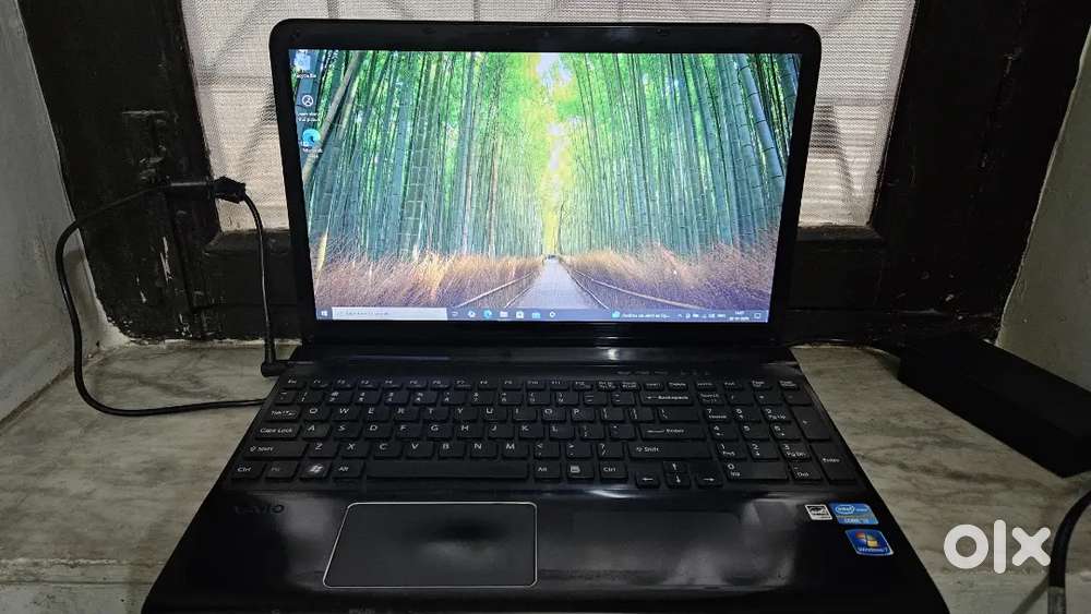 Sony Vaio Laptop - Inter i3 - 320GB HDD + 128 GB SSD - 4GB RAM