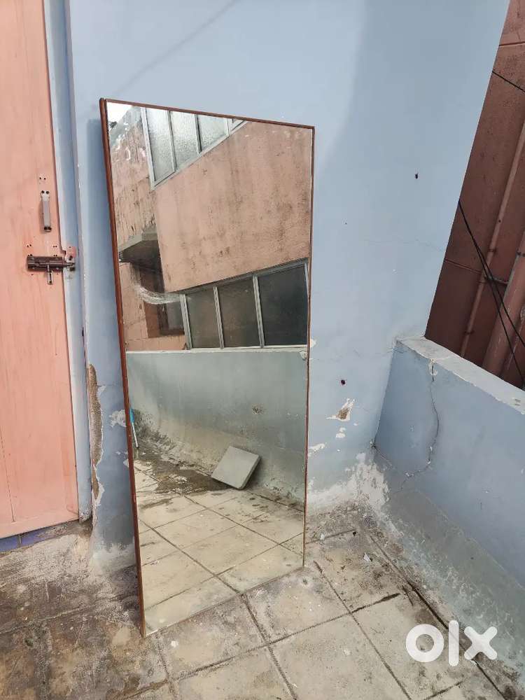 Used 5ft x 2ft Wooden Frame Mirror for Sale
