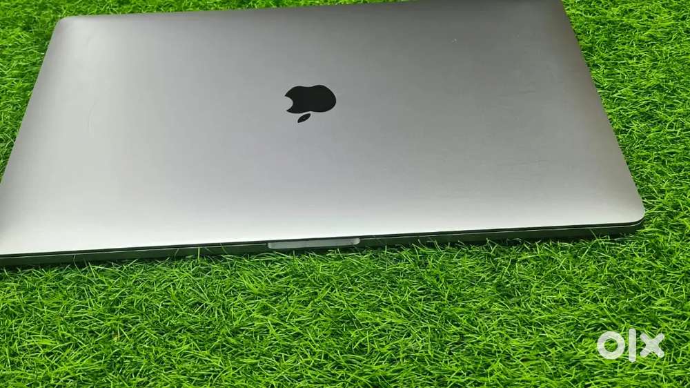 APPLE MACBOOK PRO A1990
CORE I9
RAM-16 GB
SSD-512 GB
SCREEN- 15.6 INCH