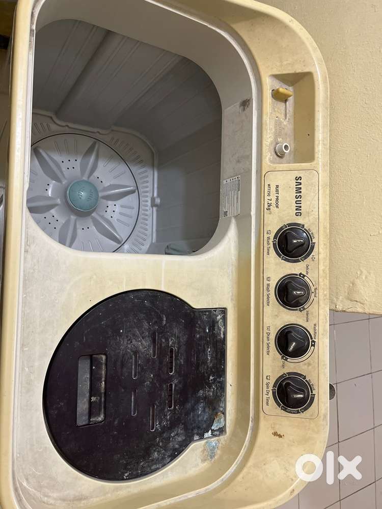 Semi automatic washing machine