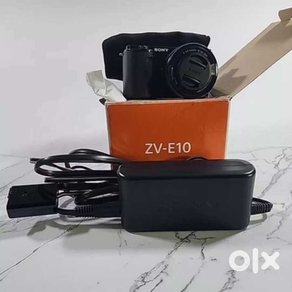 Used item Sony Alpha ZV-E10 Vlog Podcast Camera Interchangeable Lens.