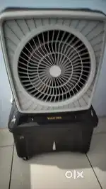 160 Liter Cooler in Excellent Condition