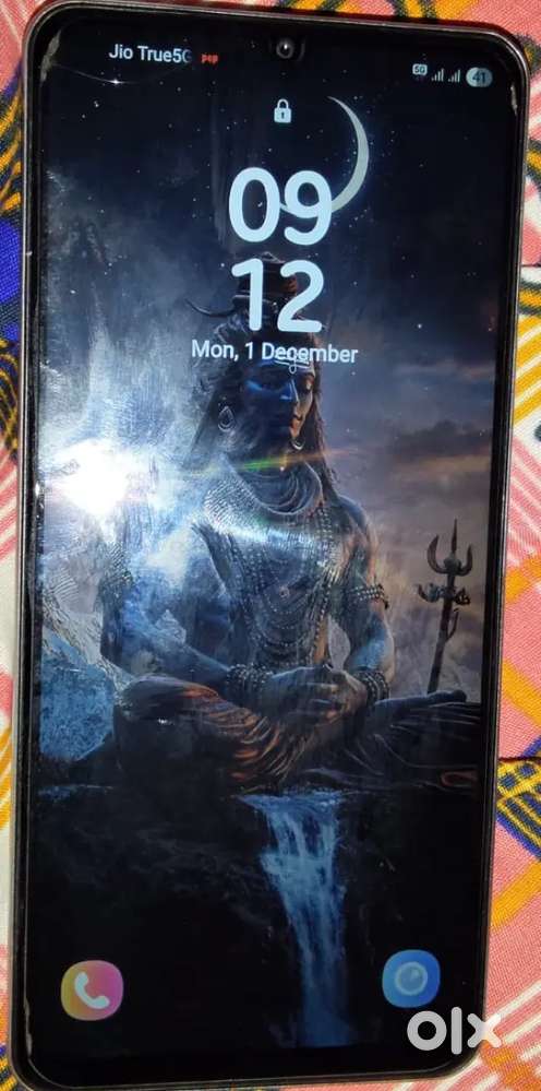 Samsung f06 4 128gb only 5month old box bil charger available