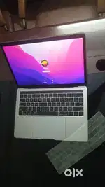 APPLE MACBOOK PRO EXPENSIVE TOUCHBAR MODEL LOOK LIKE JUST UNBOXED