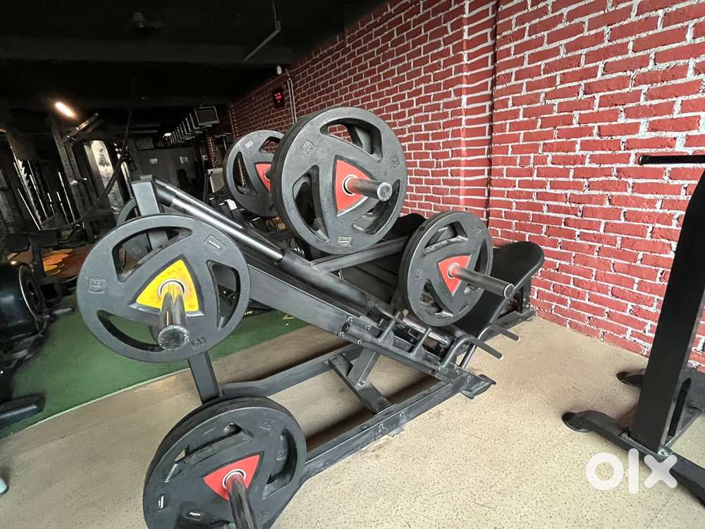 Leg press commercial