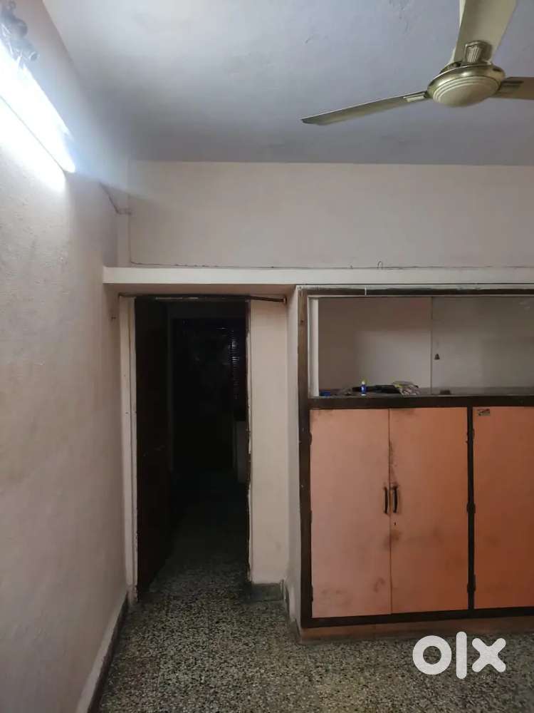 1 BHK house available in Nanda nagar only for family