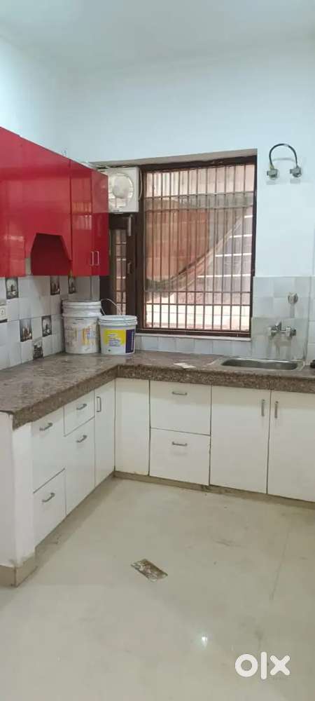 2bhk flat for rent in madan puri plot 12a3