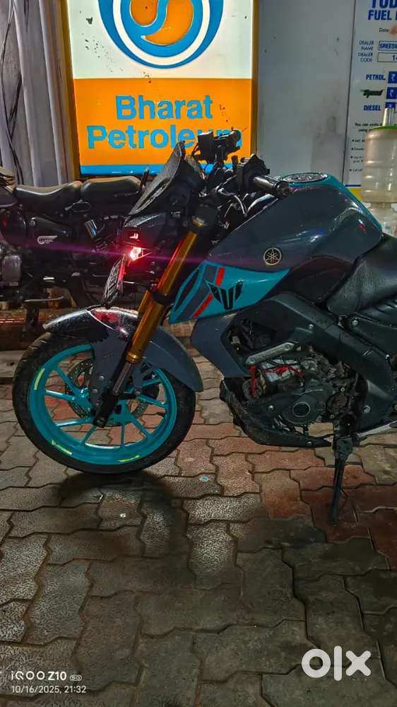 Single owner, good , showroom condition,5ltr petrol free helmet Free