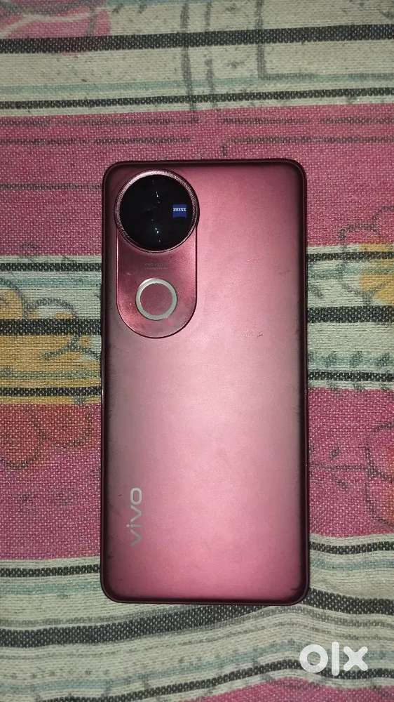 V50 - 12/512gb ( imei same bill box and orginal charger )