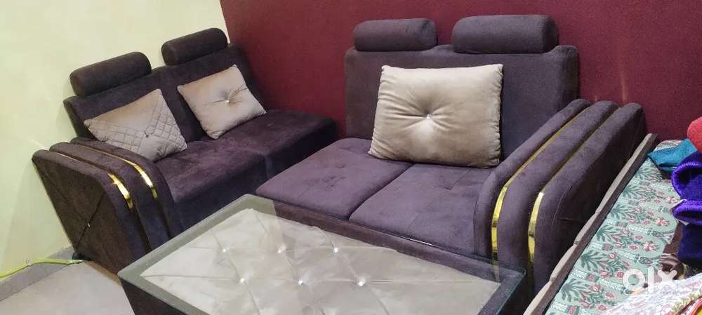 5 seater sofa with table top