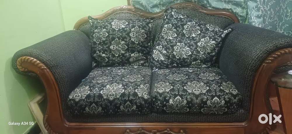 Sofa set of six seater.