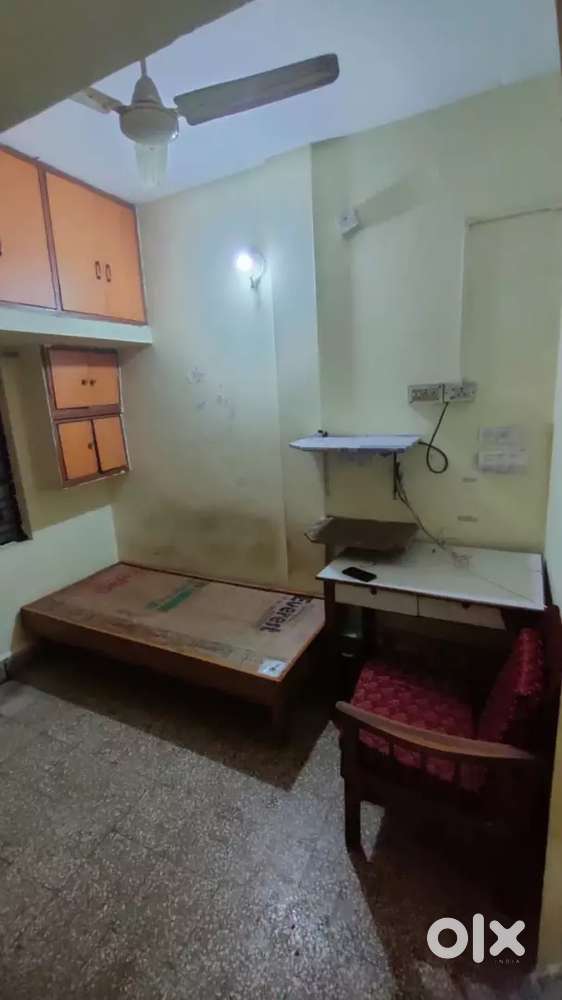 Looking for Working female for sharing in 2 bhk