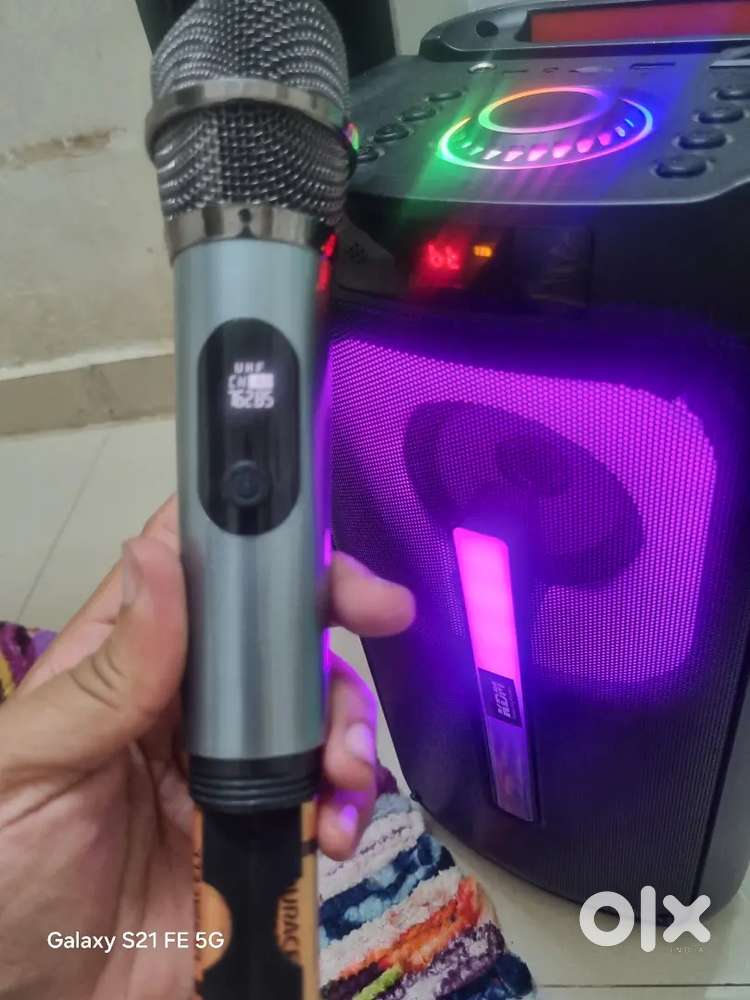 KDM BLUETOOTH SPEAKER WITH WIRELESS MIC