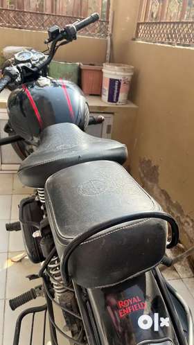 Black stealth 350 bs6 with good engine and single hand chlai Hui or with silencer call me