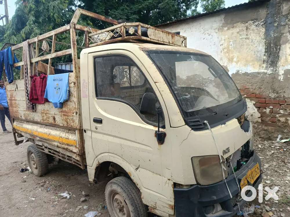Mahindra XUV400 2010