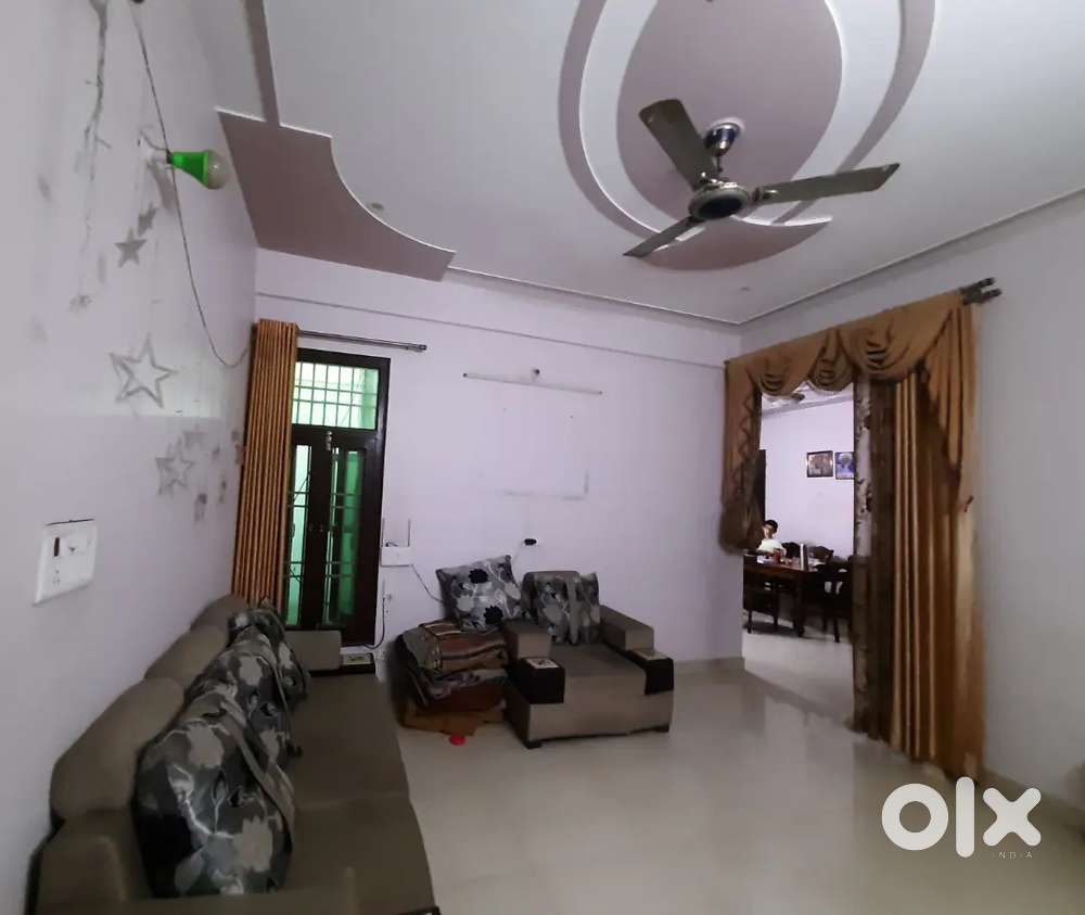 4 BHK apartment for sale at Janakpuri.