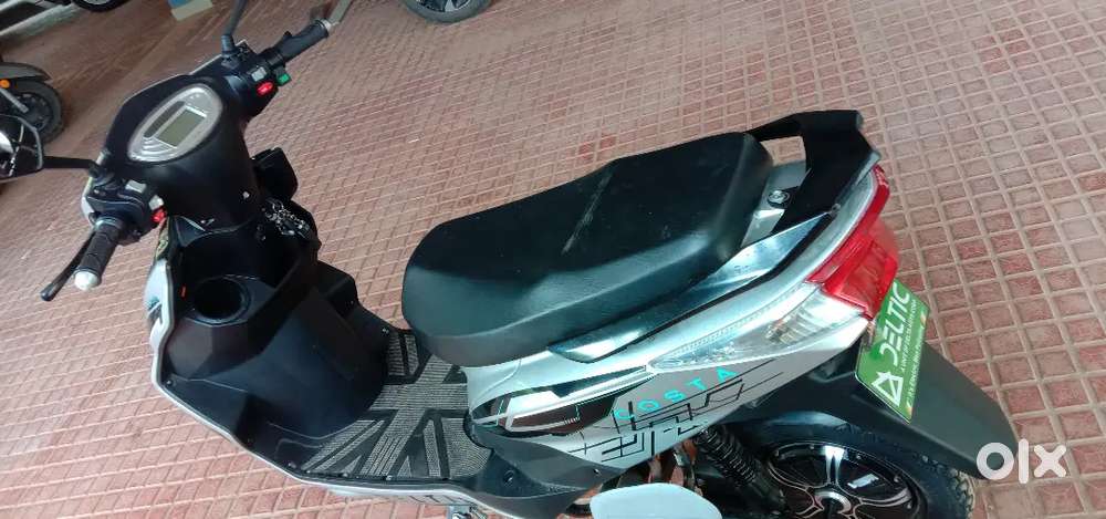 Deltic Electric Scooty