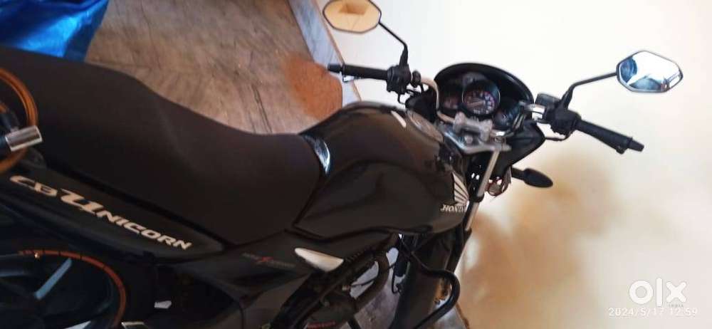 Honda CB Unicorn Black