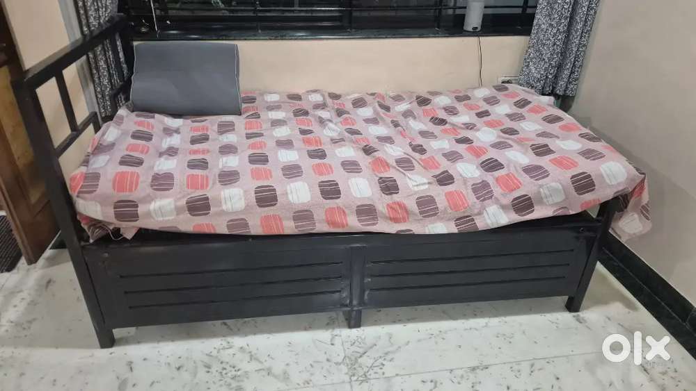 Single steel bed