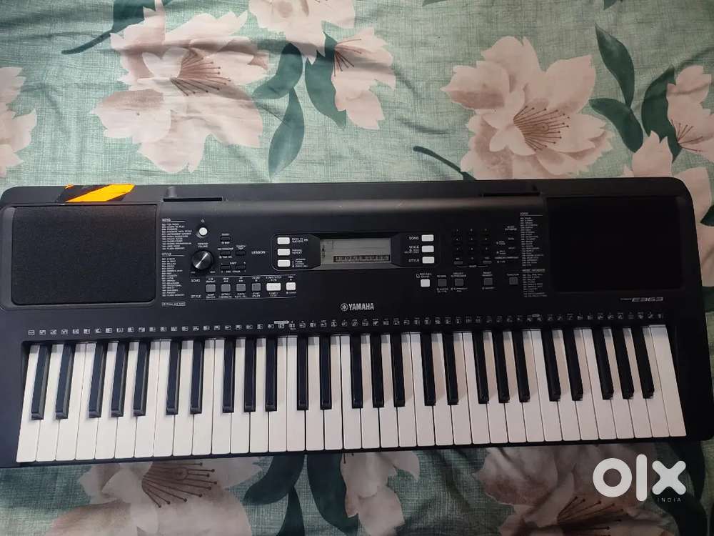 Yamaha Keyboard -3 yrs old product - with bag