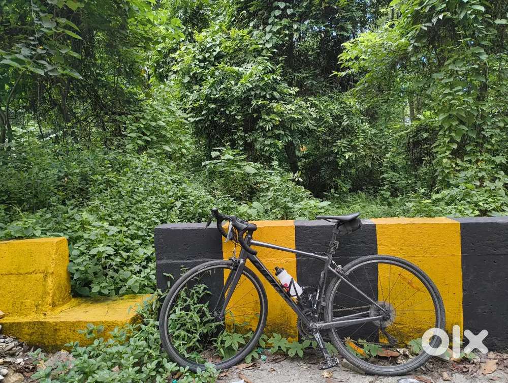 Giant contend 3 Road Bike for sale