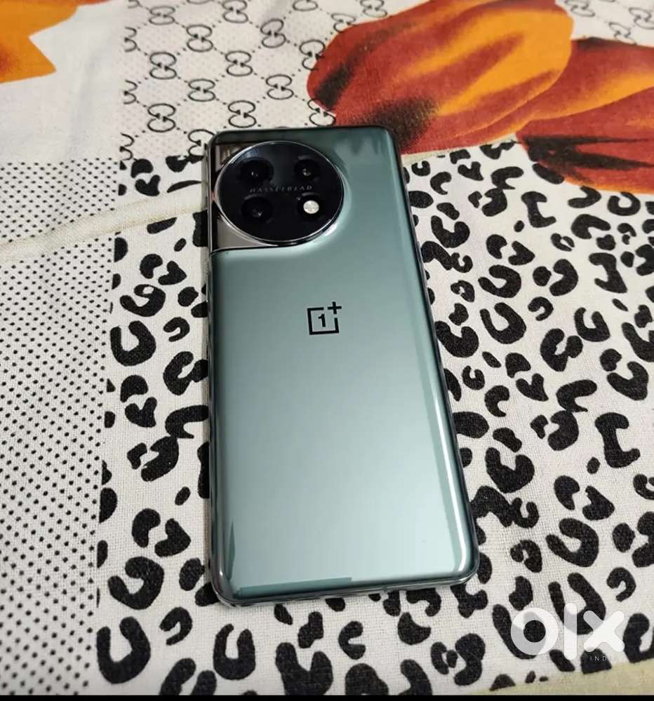 OnePlus 11(8/128)