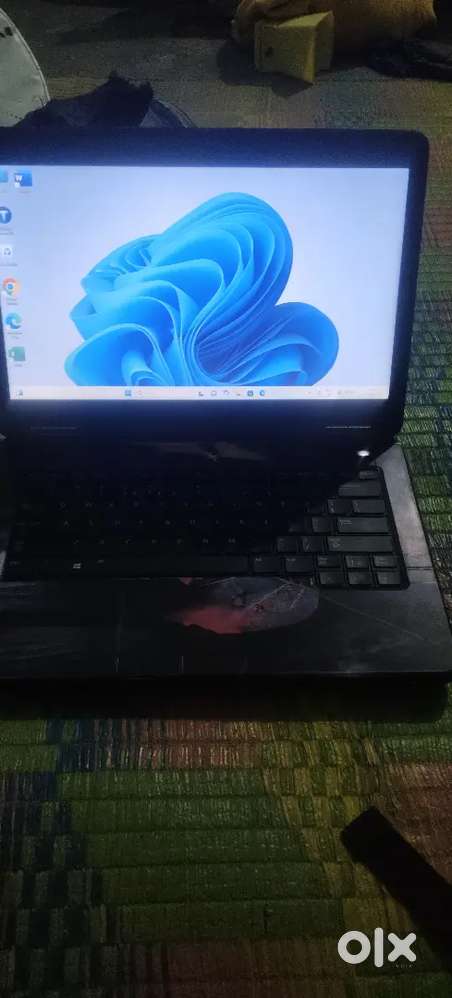 Leptop Dell leptop mai koi dikkat nhi h  leptop ke sath mai charge