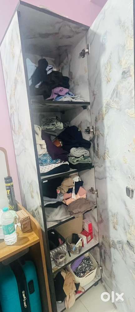 Single door cupboard