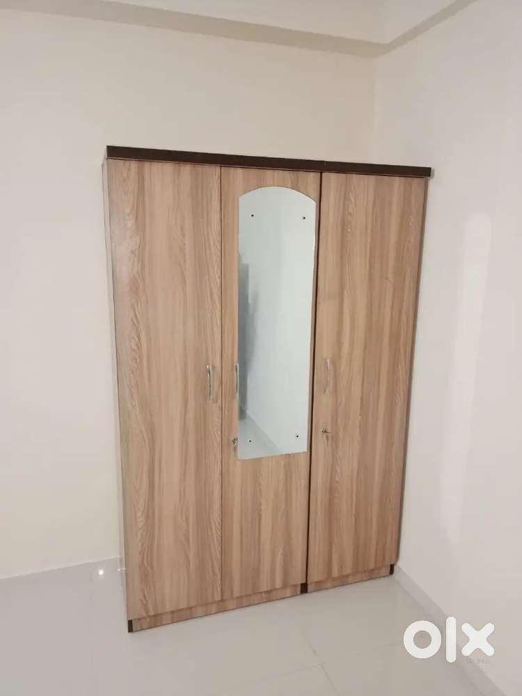 Brand new 3 Door Wardrobe 2+1