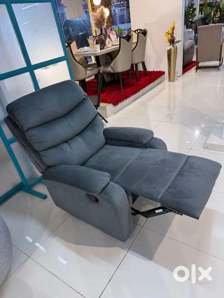 Unused Single Recliner Sofa / Recliner Chair Brand New Box Piece