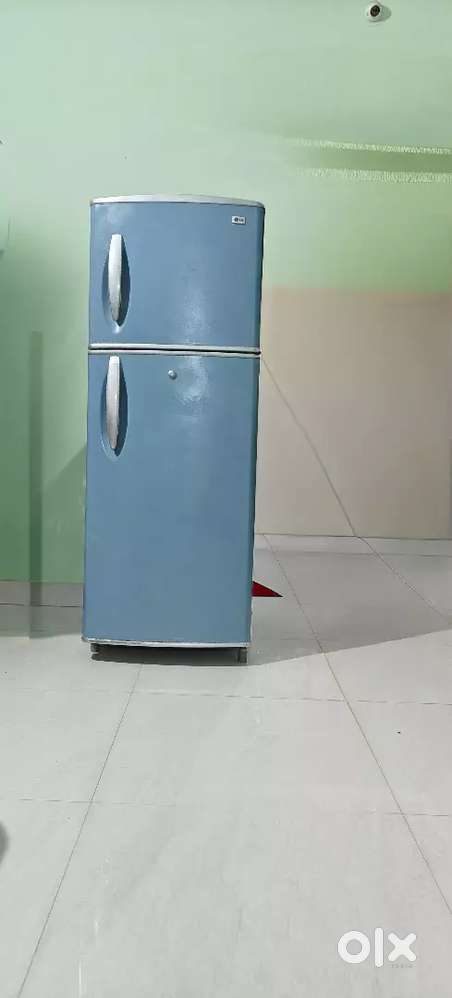 LG DOUBLE DOOR REFRIGERATOR 230L