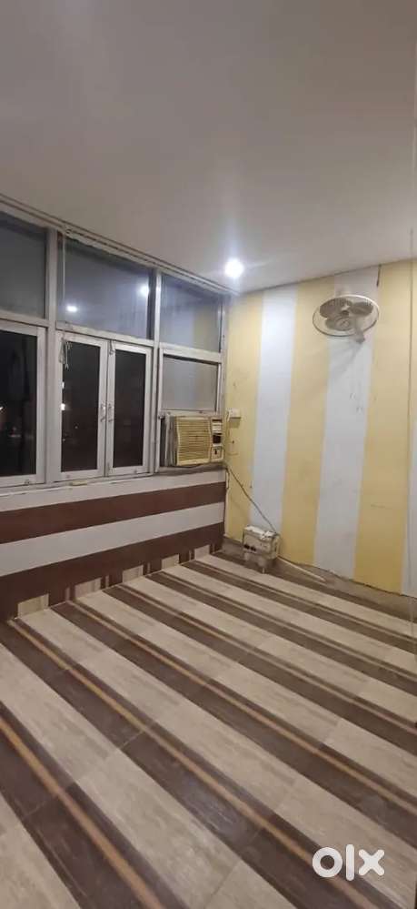 Saloon or beauty or office space 125 sector kharar Shivalik ..1 floor