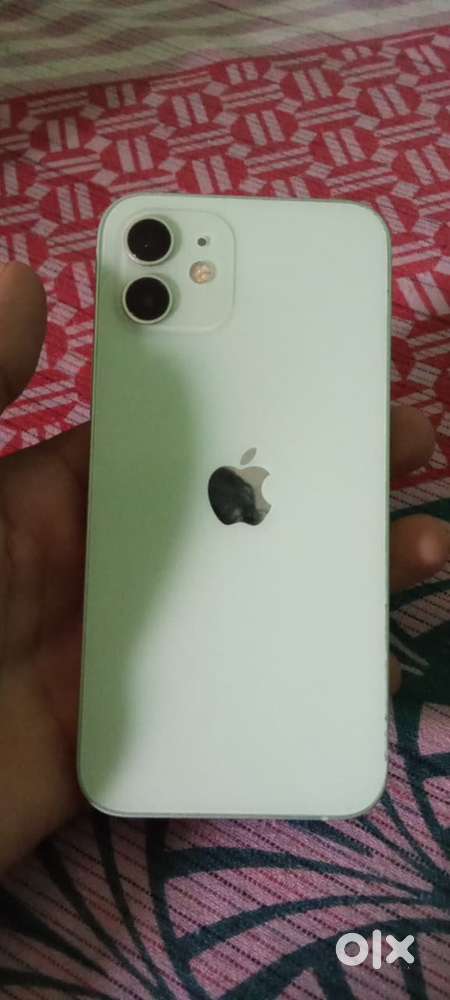 I phone 12 64 gb 80%. Battery health