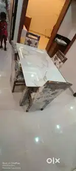 4 chair dinning table and beautiful colour in chair and beautiful