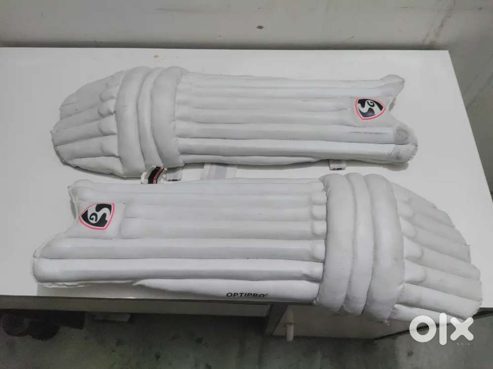 Right hand batting pads for kids