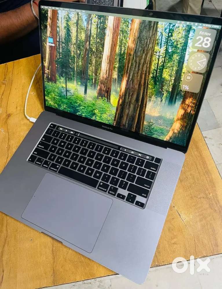MACBOOK PRO A2141 CORE I7 2019
16GB RAM 256GB SSD WITH ADAPTOR CABLE