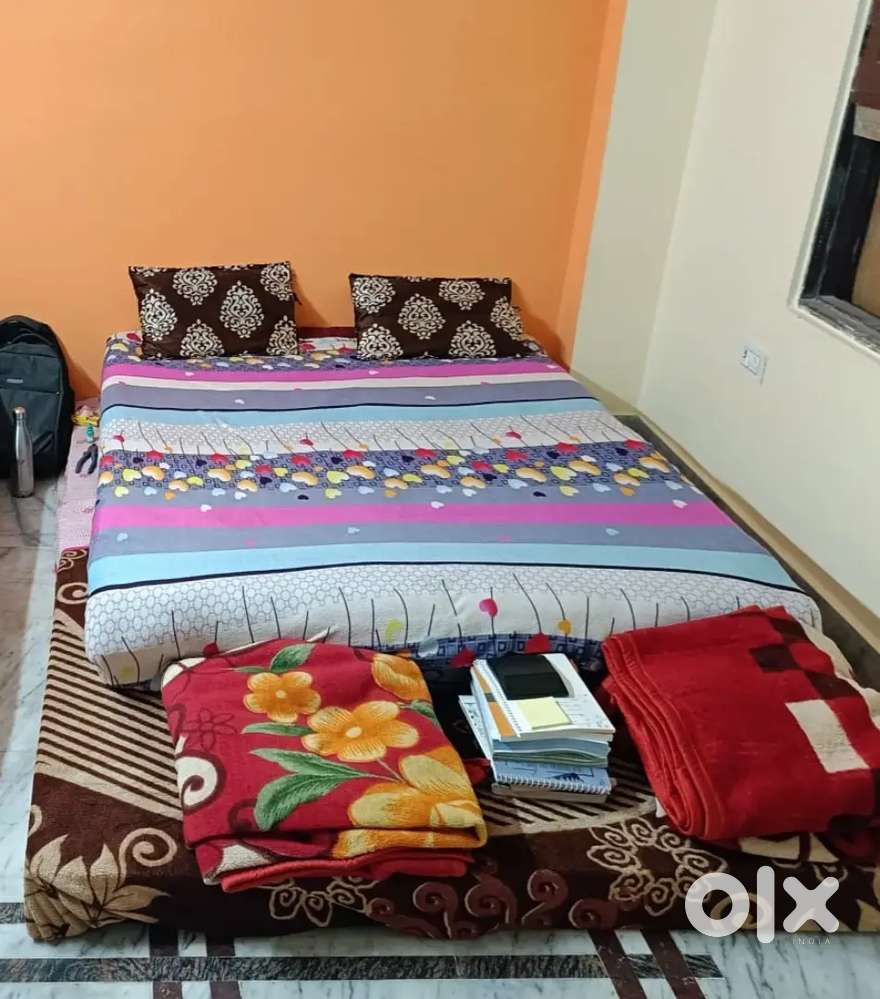 Wooden Block + Mattress Combo  Hardly Used  7 Months Old