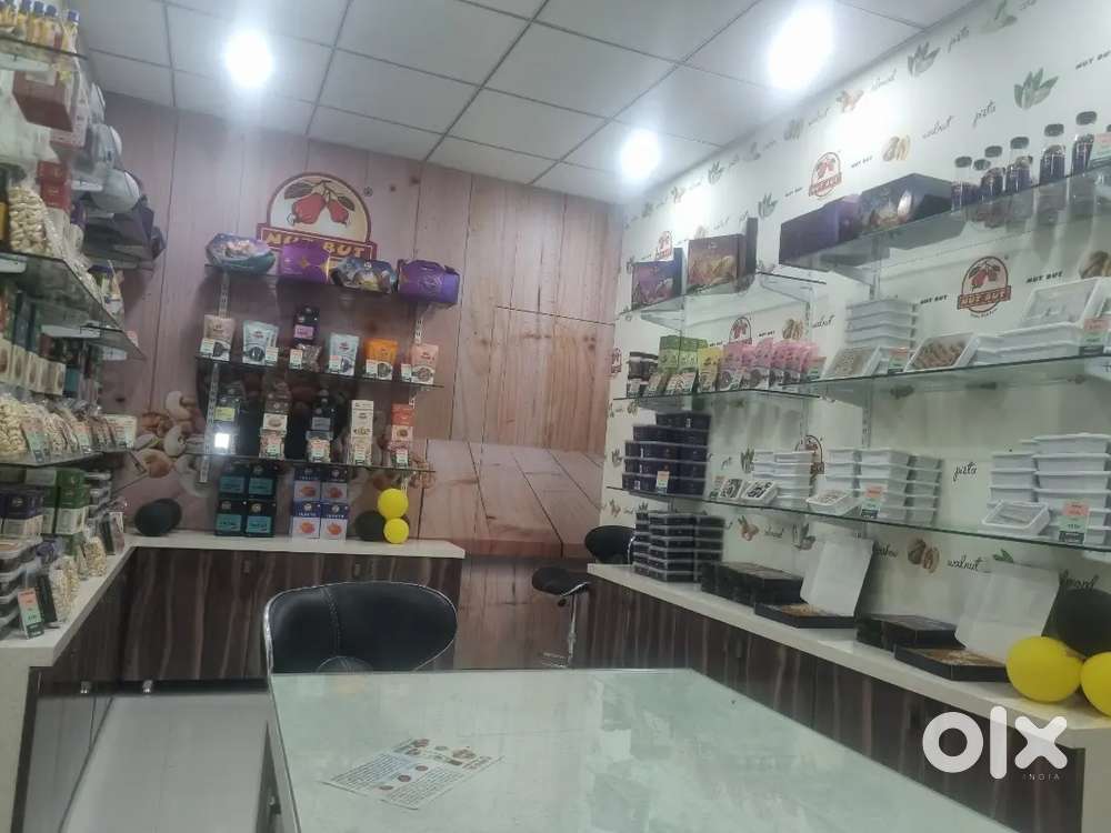 sales person for dryfruit shop