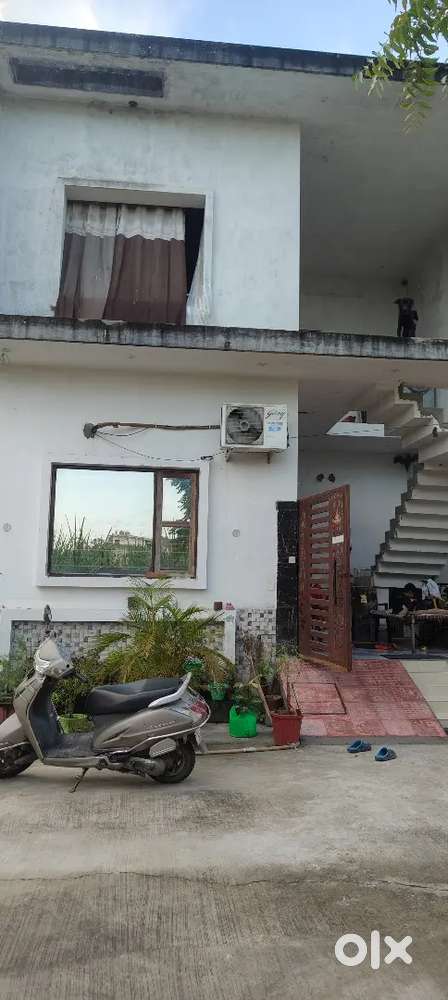 30 feet road best location in colony