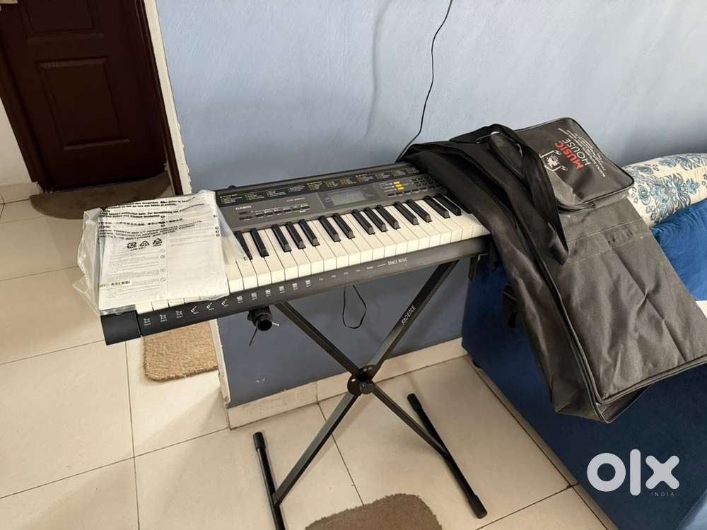Casio Electronic Piano with Kadence Piano stand
